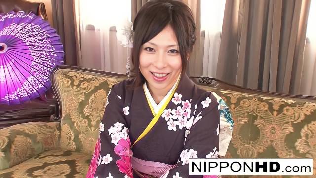 Japanese geisha gets tied up and played with